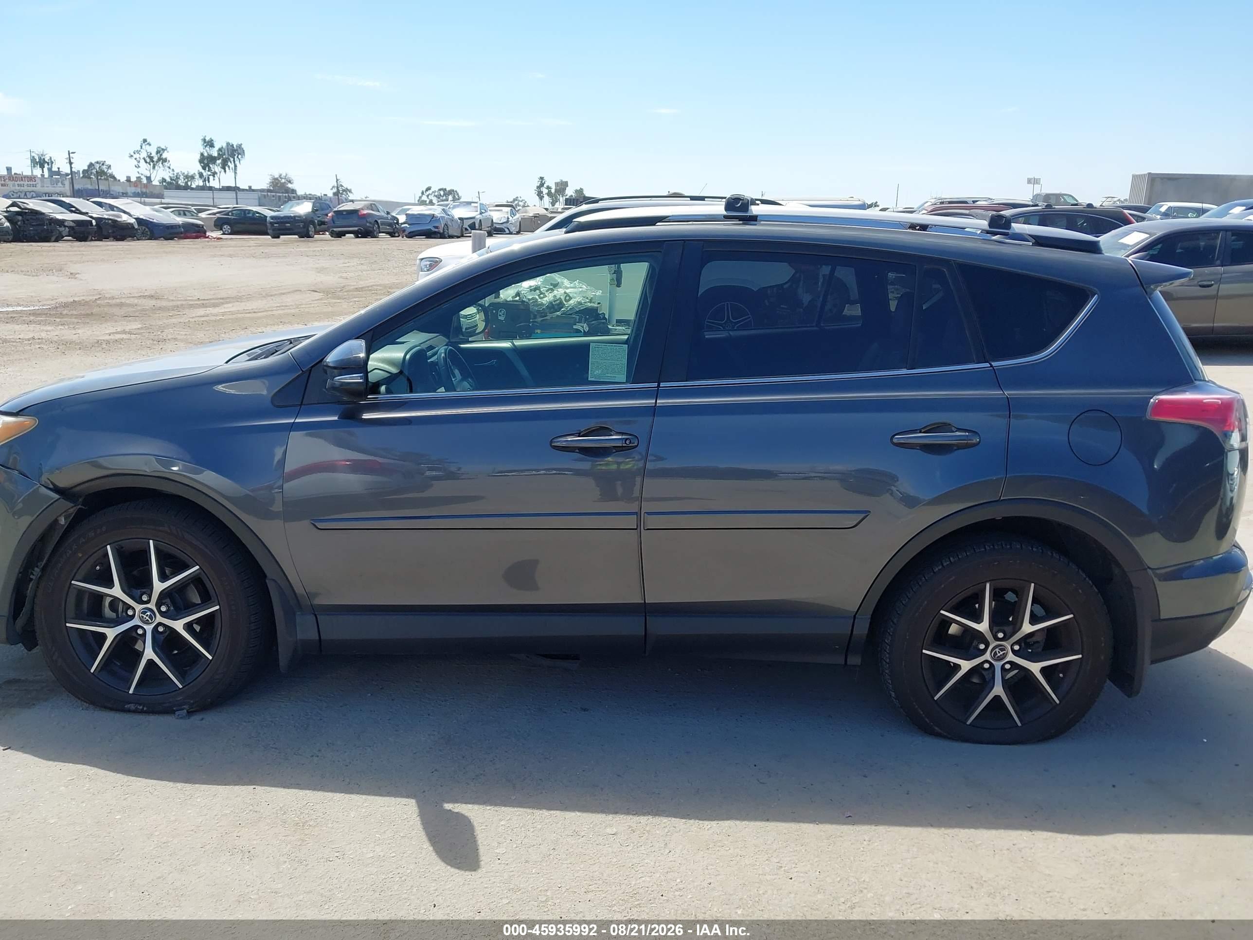 2016 TOYOTA RAV4 SE