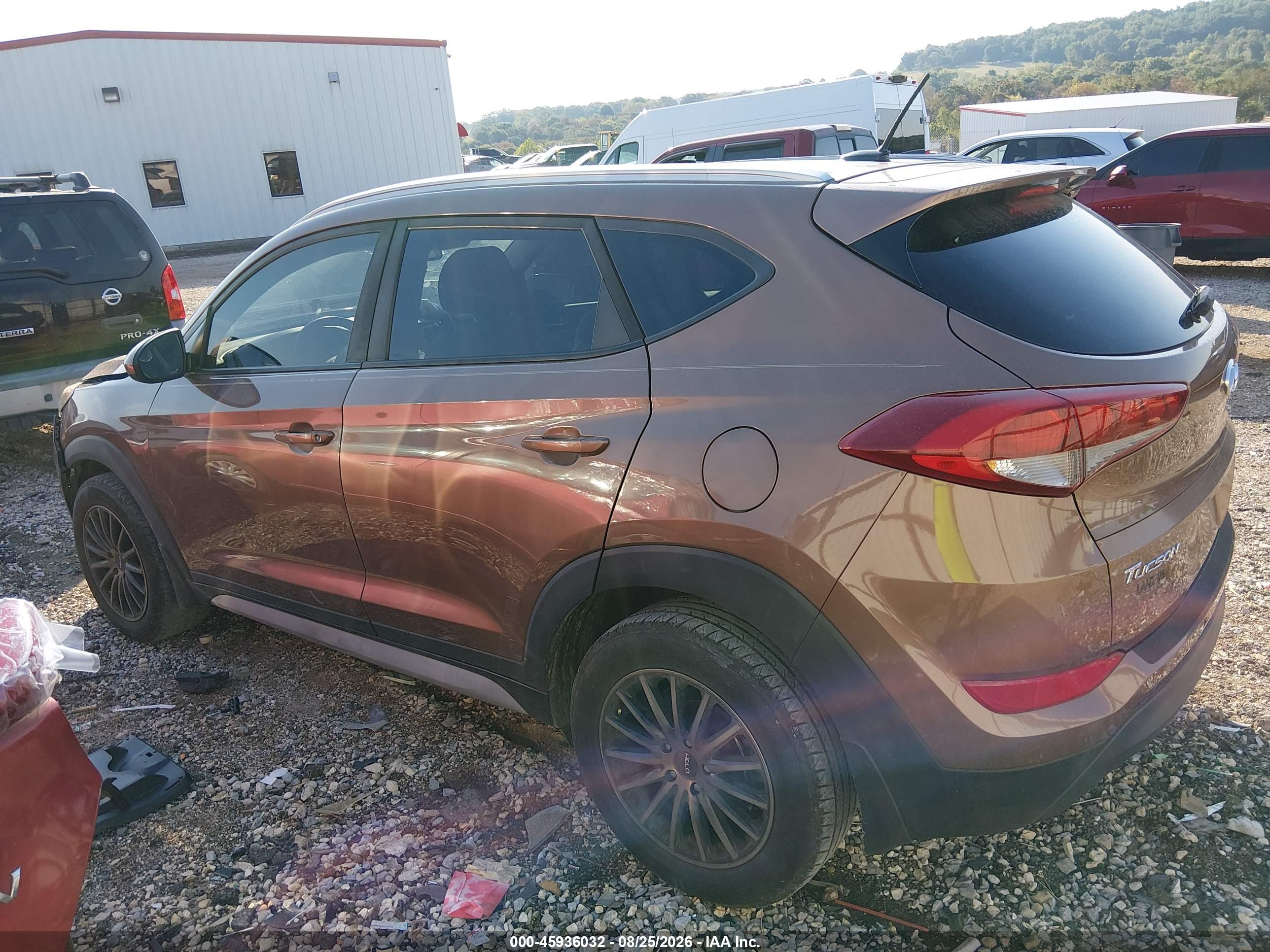 2017 HYUNDAI TUCSON SE