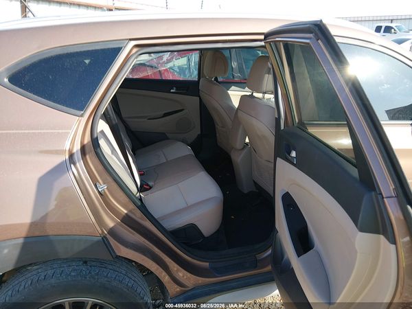 2017 HYUNDAI TUCSON SE
