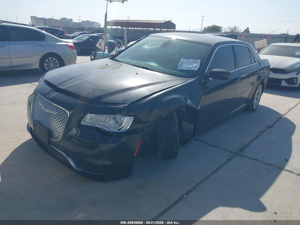 2016 CHRYSLER 300 — I2
