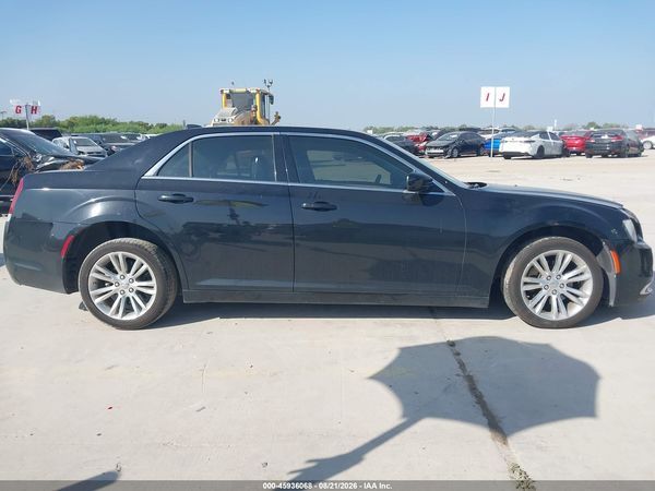 2016 CHRYSLER 300 LIMITED — I116