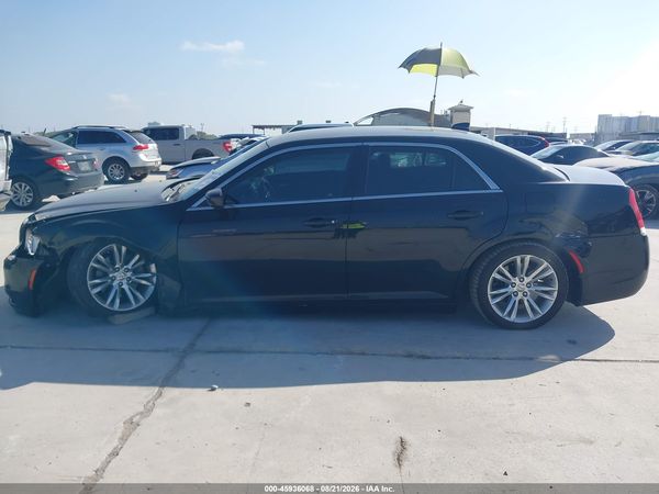 2016 CHRYSLER 300 LIMITED — I117