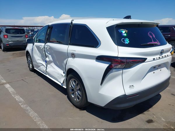 2023 TOYOTA SIENNA LE — I3