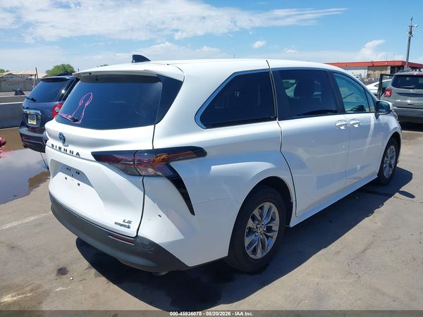 2023 TOYOTA SIENNA LE — I4