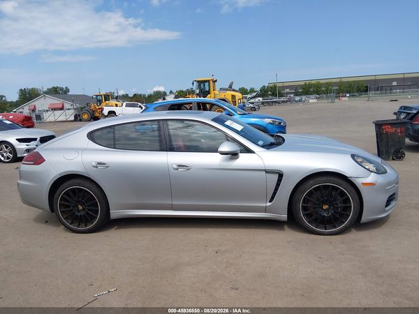2016 PORSCHE PANAMERA 4