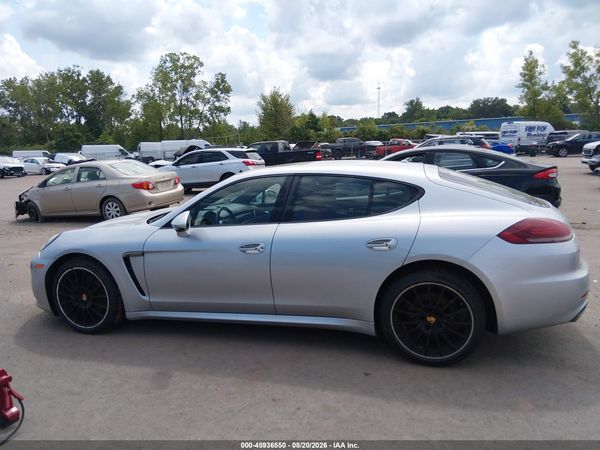 2016 PORSCHE PANAMERA 4