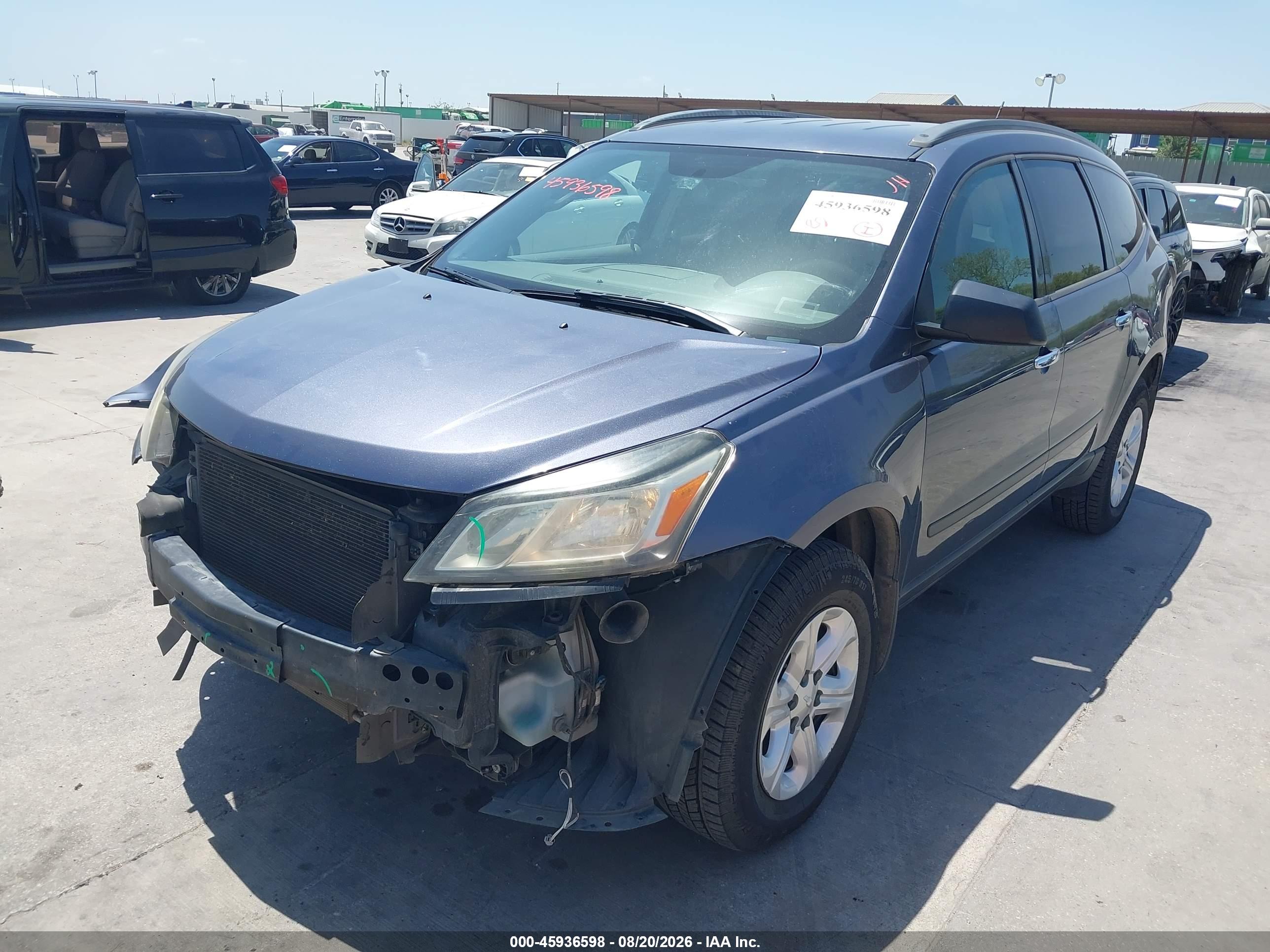 2014 CHEVROLET TRAVERSE LS — I2