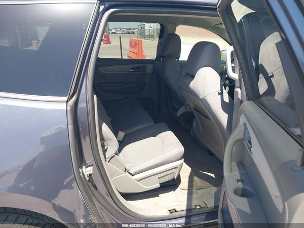 2014 CHEVROLET TRAVERSE LS — I8