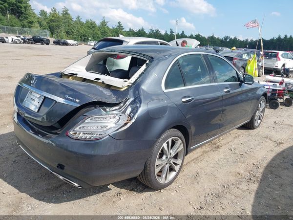 2015 MERCEDES-BENZ C 300 — I4