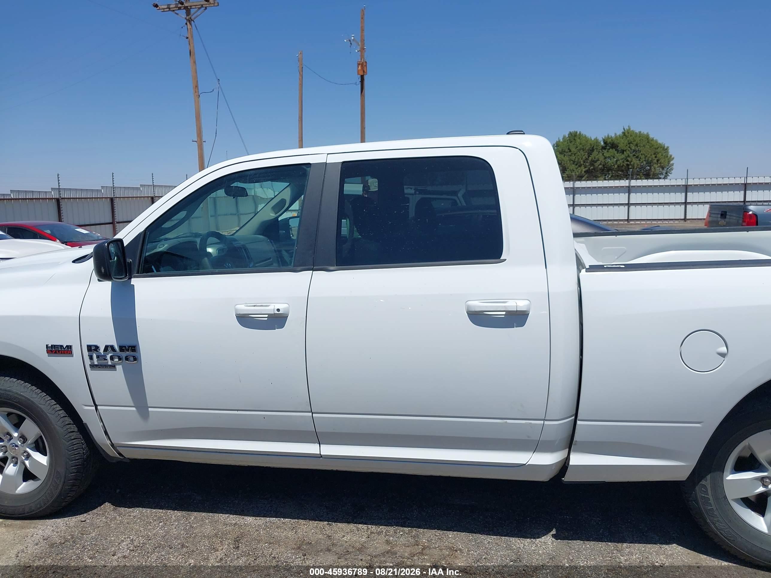 2020 RAM 1500 CLASSIC SLT  4X4 6'4 BOX