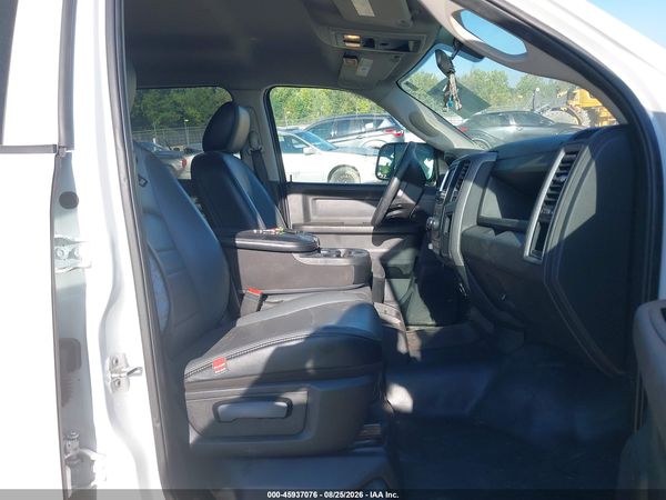 2022 RAM 1500 CLASSIC TRADESMAN  4X4 5'7 BOX — I5