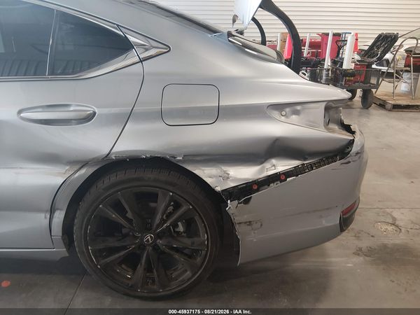 2023 LEXUS ES 300H F SPORT HANDLING — I6