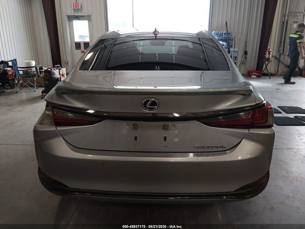 2023 LEXUS ES 300H F SPORT HANDLING — I119
