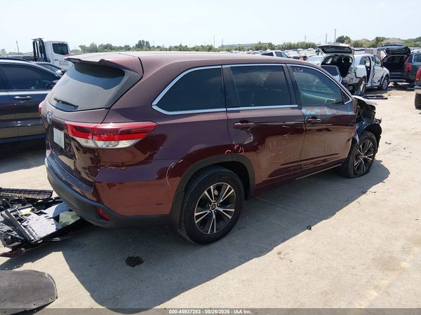2017 TOYOTA HIGHLANDER LE — I4