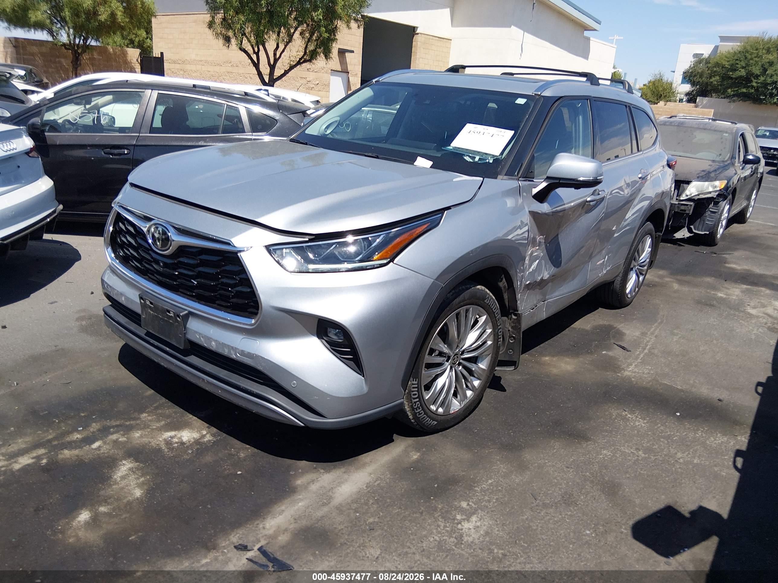 2024 TOYOTA HIGHLANDER PLATINUM — I2