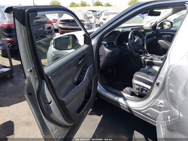 2024 TOYOTA HIGHLANDER PLATINUM — I5