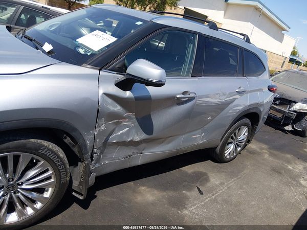 2024 TOYOTA HIGHLANDER PLATINUM — I6