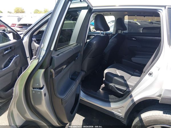 2024 TOYOTA HIGHLANDER PLATINUM — I8