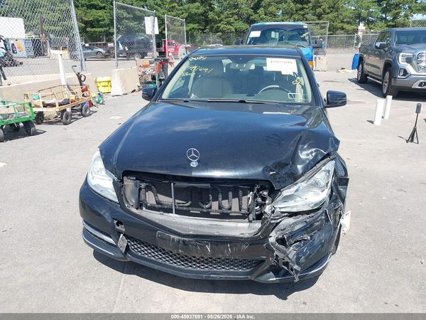 2014 MERCEDES-BENZ C 300 LUXURY 4MATIC