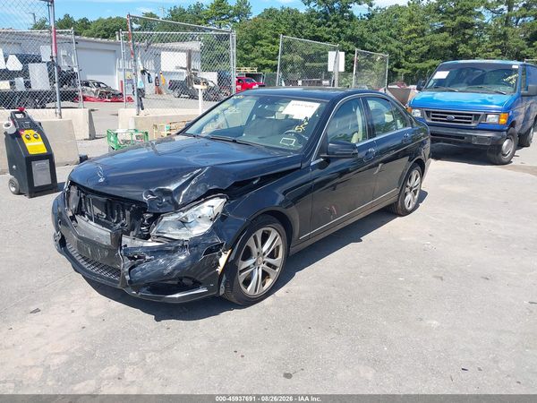 2014 MERCEDES-BENZ C 300 LUXURY 4MATIC