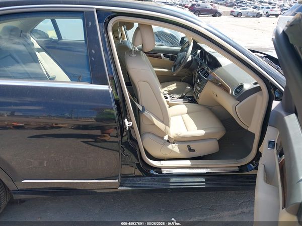 2014 MERCEDES-BENZ C 300 LUXURY 4MATIC
