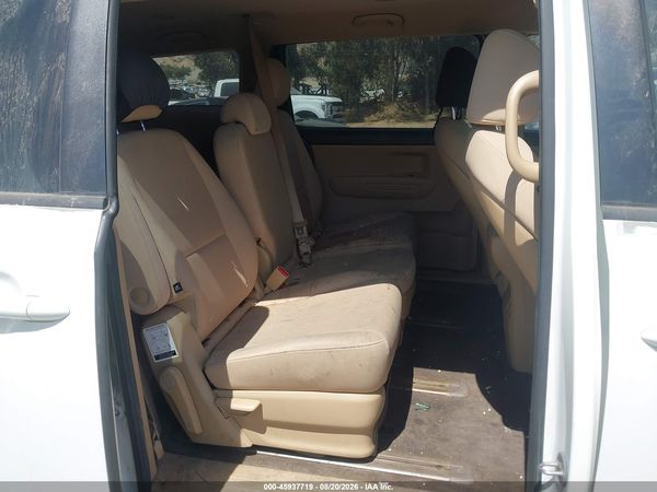 2016 KIA SEDONA LX