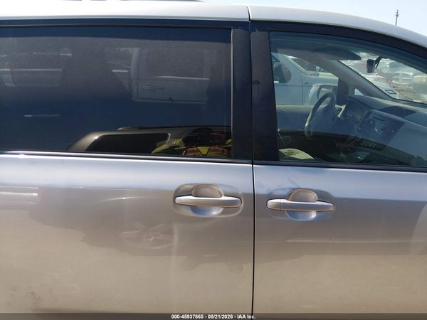 2014 TOYOTA SIENNA LE V6 8 PASSENGER