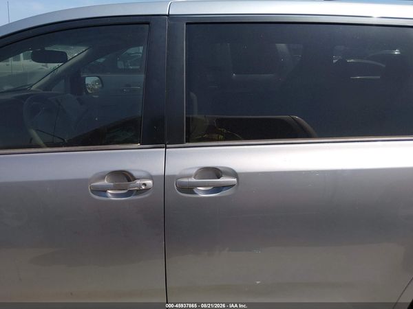 2014 TOYOTA SIENNA LE V6 8 PASSENGER
