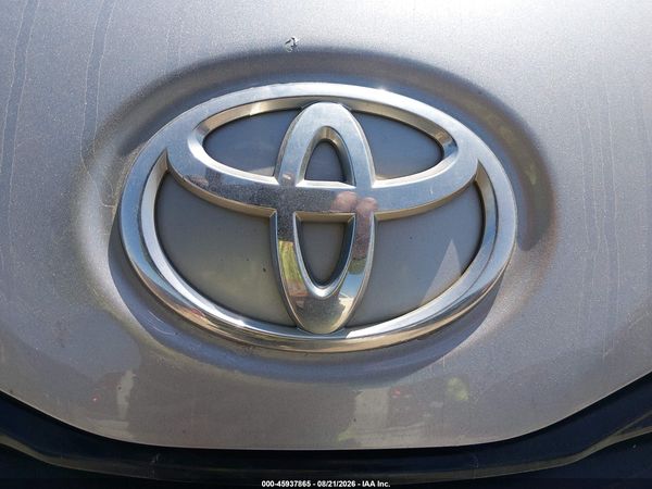 2014 TOYOTA SIENNA LE V6 8 PASSENGER