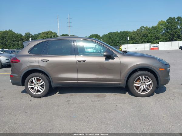 2016 PORSCHE CAYENNE