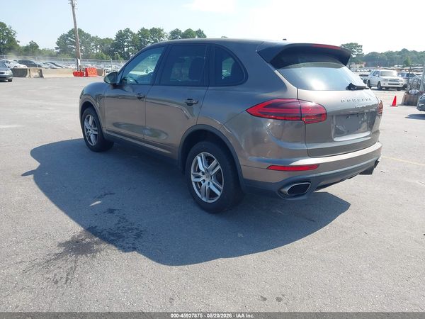 2016 PORSCHE CAYENNE