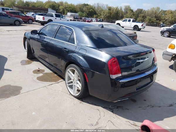 2017 CHRYSLER 300 LIMITED — I3