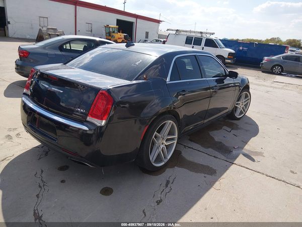 2017 CHRYSLER 300 LIMITED — I4