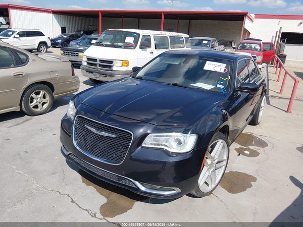 2017 CHRYSLER 300 LIMITED — I6
