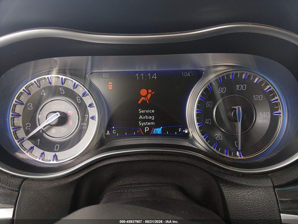 2017 CHRYSLER 300 LIMITED — I7
