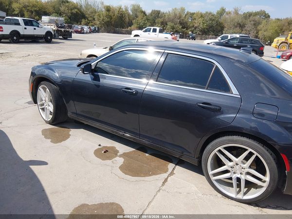 2017 CHRYSLER 300 LIMITED — I117