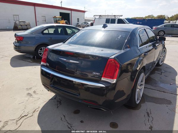 2017 CHRYSLER 300 LIMITED — I119