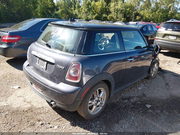 2012 MINI COOPER — I4