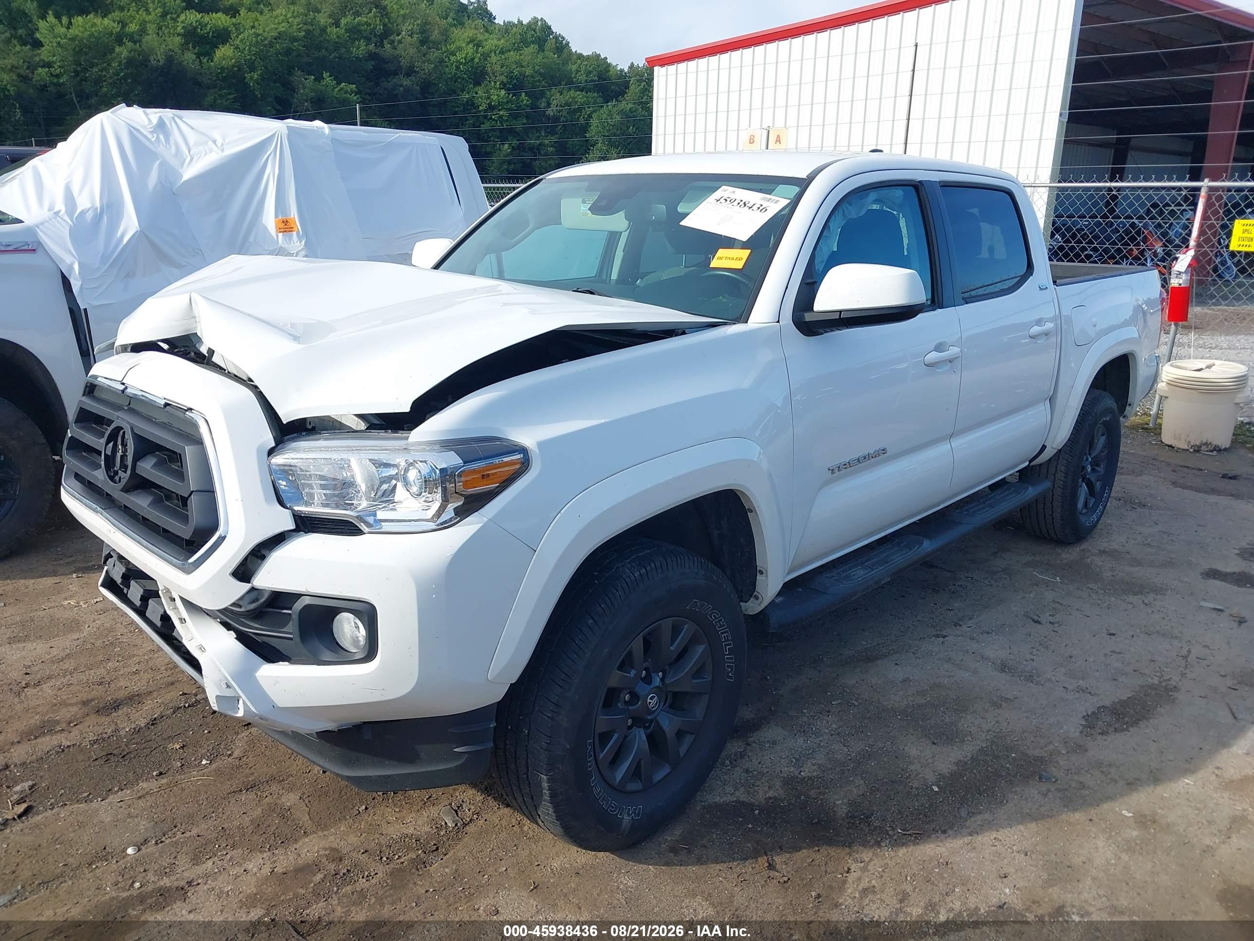 2023 TOYOTA TACOMA SR5 V6 — I2