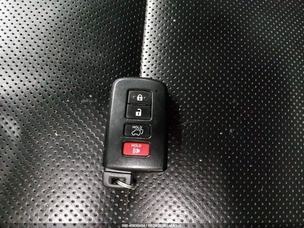 2016 TOYOTA HIGHLANDER LIMITED V6