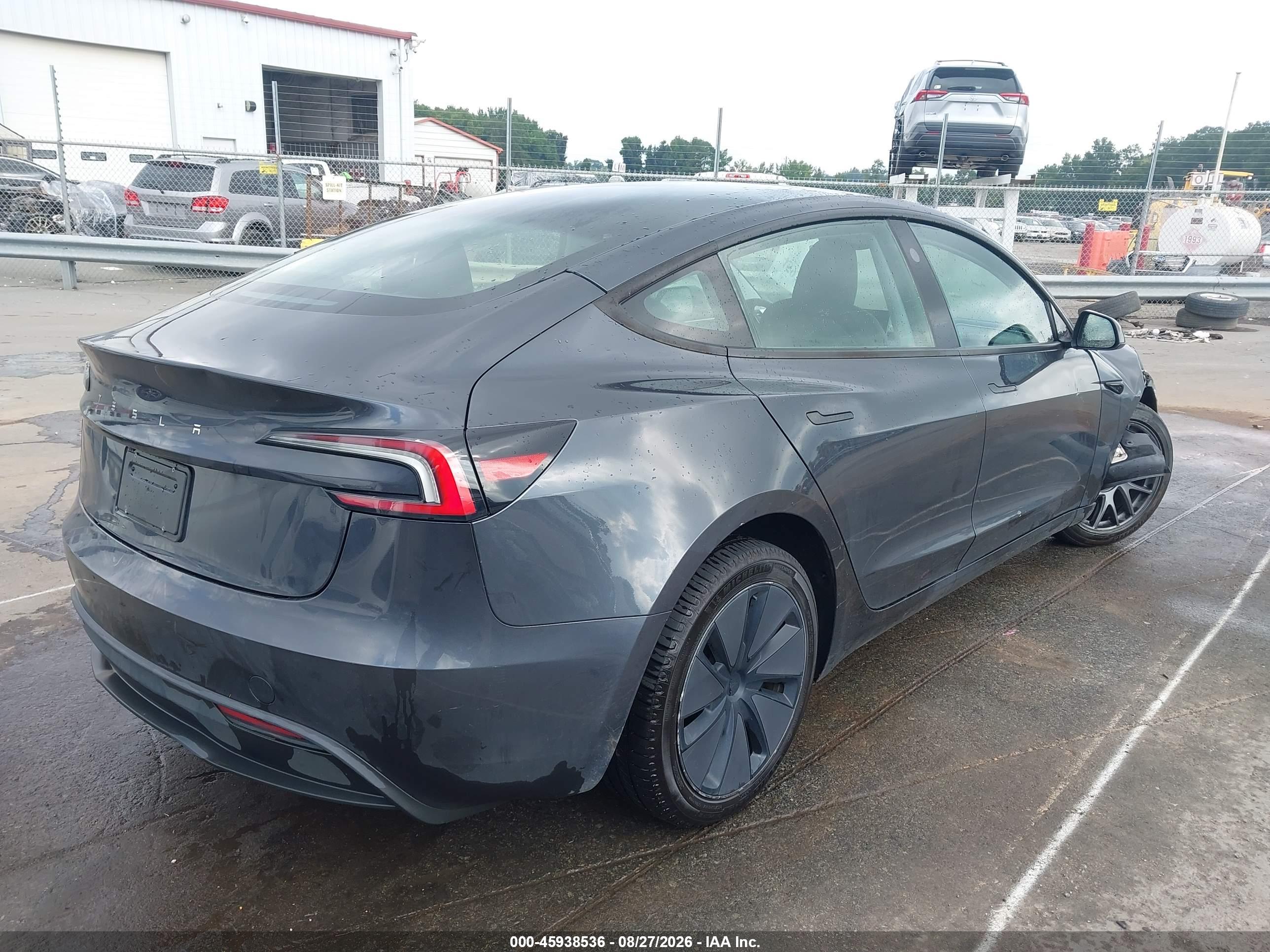 2025 TESLA MODEL 3 — I4