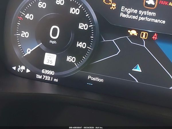 2022 VOLVO XC40 T4 R-DESIGN — I7