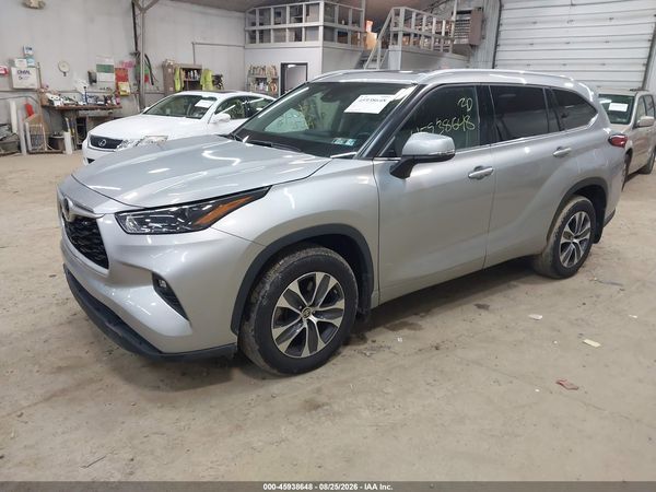2022 TOYOTA HIGHLANDER XLE