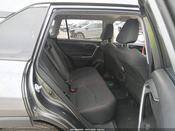 2022 TOYOTA RAV4 LE — I8