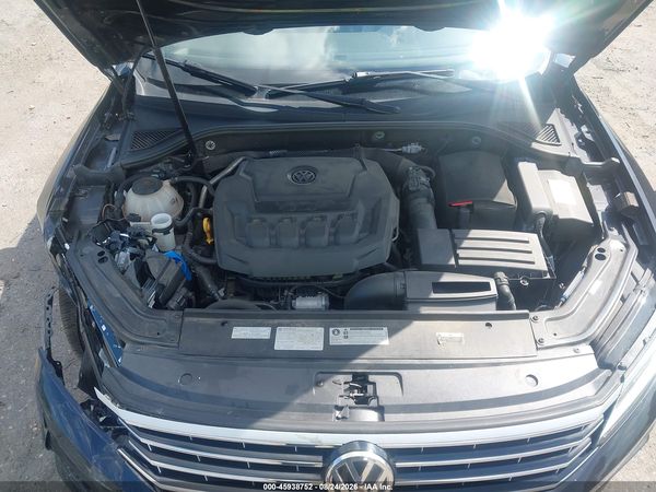 2018 VOLKSWAGEN PASSAT 2.0T SE — I10