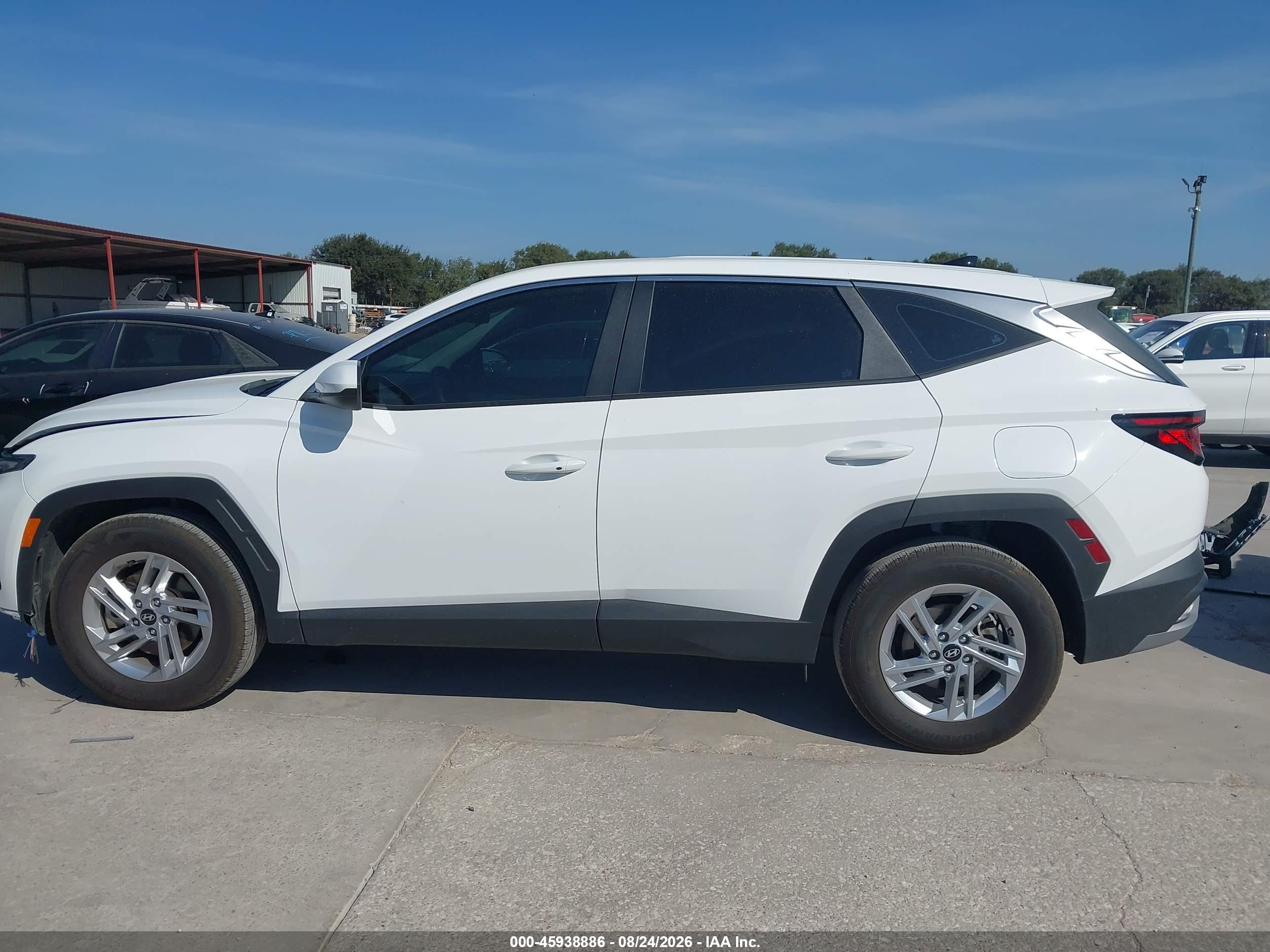 2025 HYUNDAI TUCSON SE