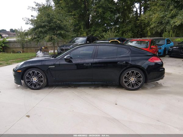 2016 PORSCHE PANAMERA 4