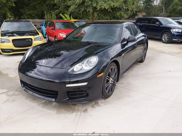 2016 PORSCHE PANAMERA 4