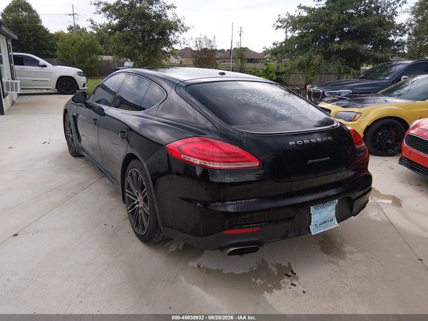 2016 PORSCHE PANAMERA 4