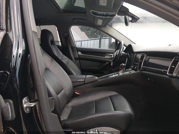 2016 PORSCHE PANAMERA 4